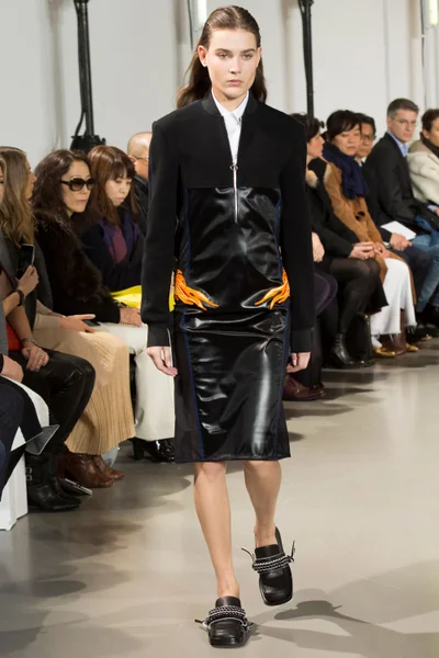 Look 12